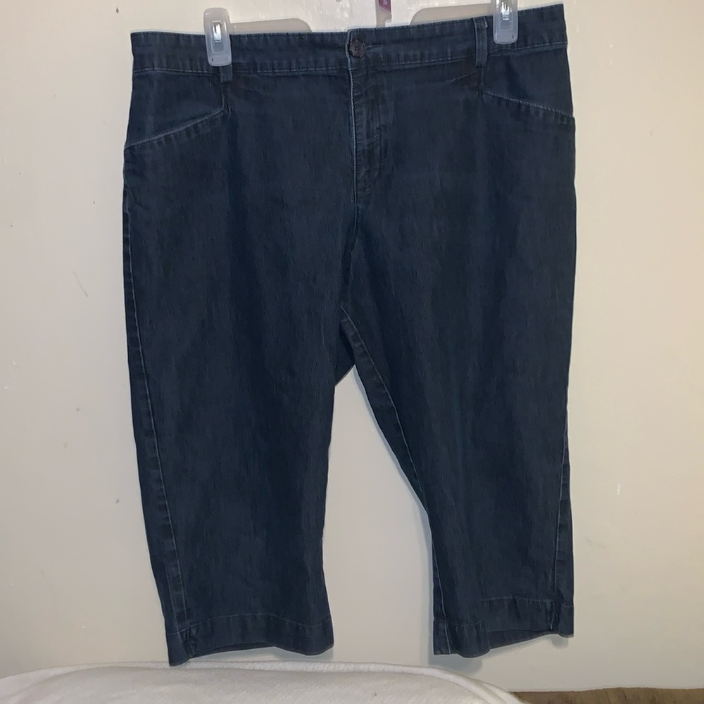 Lee’s Just Below The Waste Capris